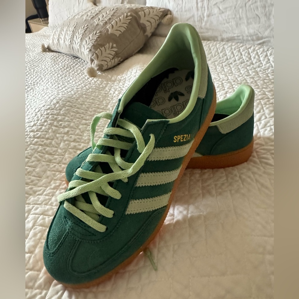 adidas Originals Green Sneakers - Picture 3 of 10